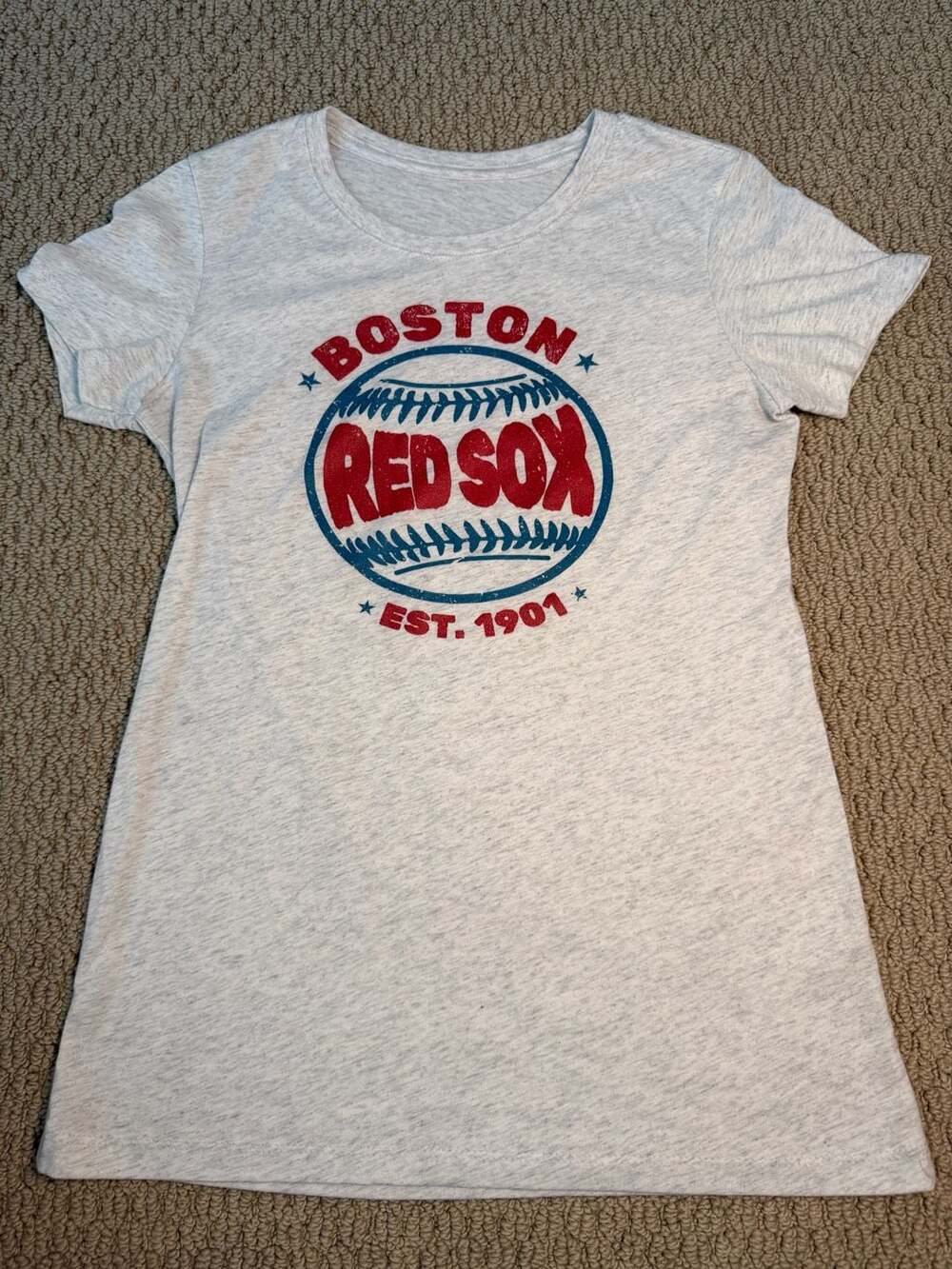 Women's fit small. Heather Gray Boston Red Sox T-Shirt. worn a couple times
